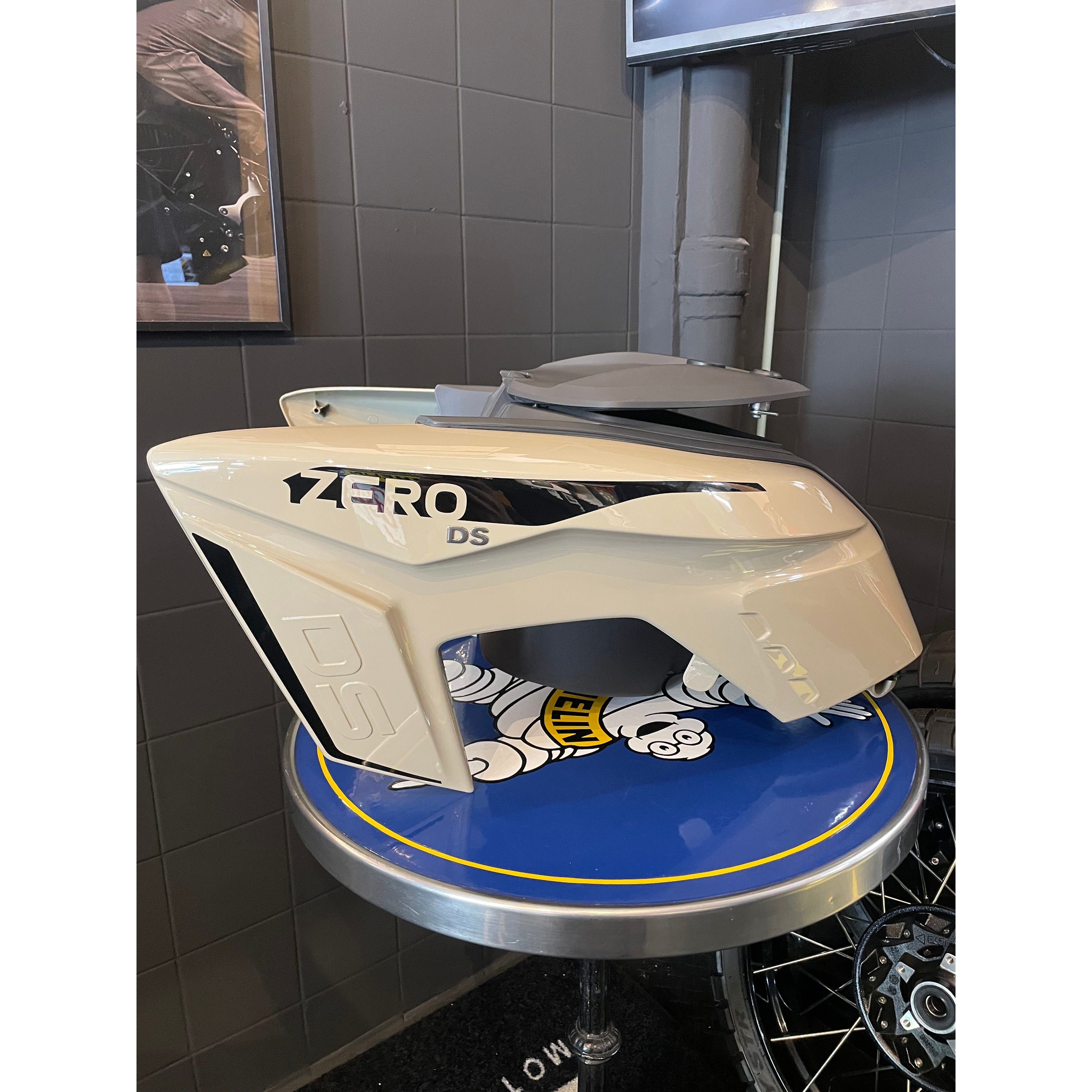 24-08283-91 | PAINTED DS TANK TRUNK ASSEMBLY 22MY QUICKSAND